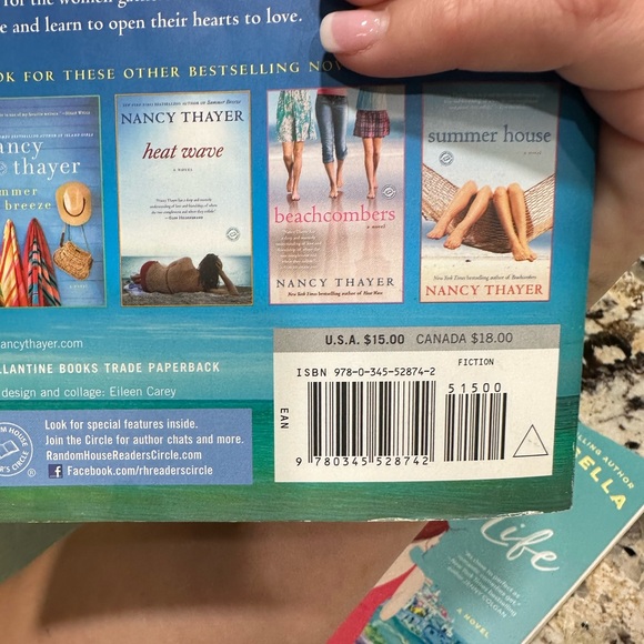 Book Bundle📚 - Picture 9 of 10